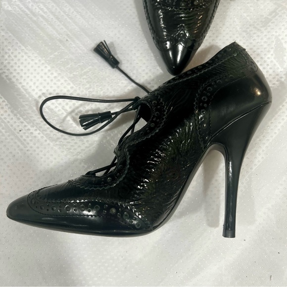 Tory Burch Women’s Sz 6 Hawthorne Black Lace Up Booties Heels Patent Leather - Picture 13 of 13